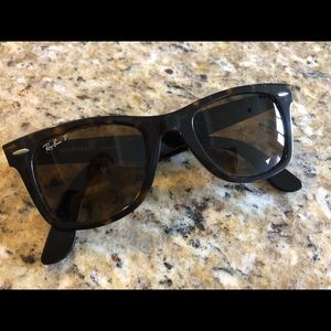 Ray Ban original Wayfarer sunglasses / polarized